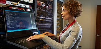 s-section2_img_hosted-solutions